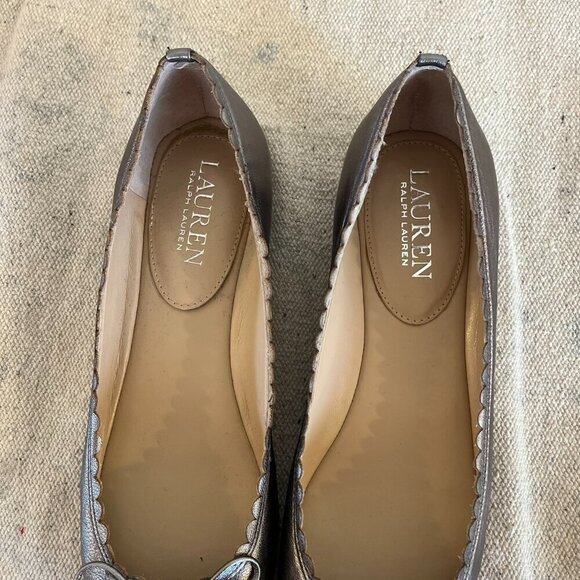 Lauren Ralph Lauren Woman's Silver Glennie Bow Flats Sz 7B - Picture 3 of 8